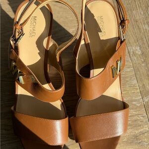 Michael Kors Deanna Brown Leather Wedge
Sandals Size 11